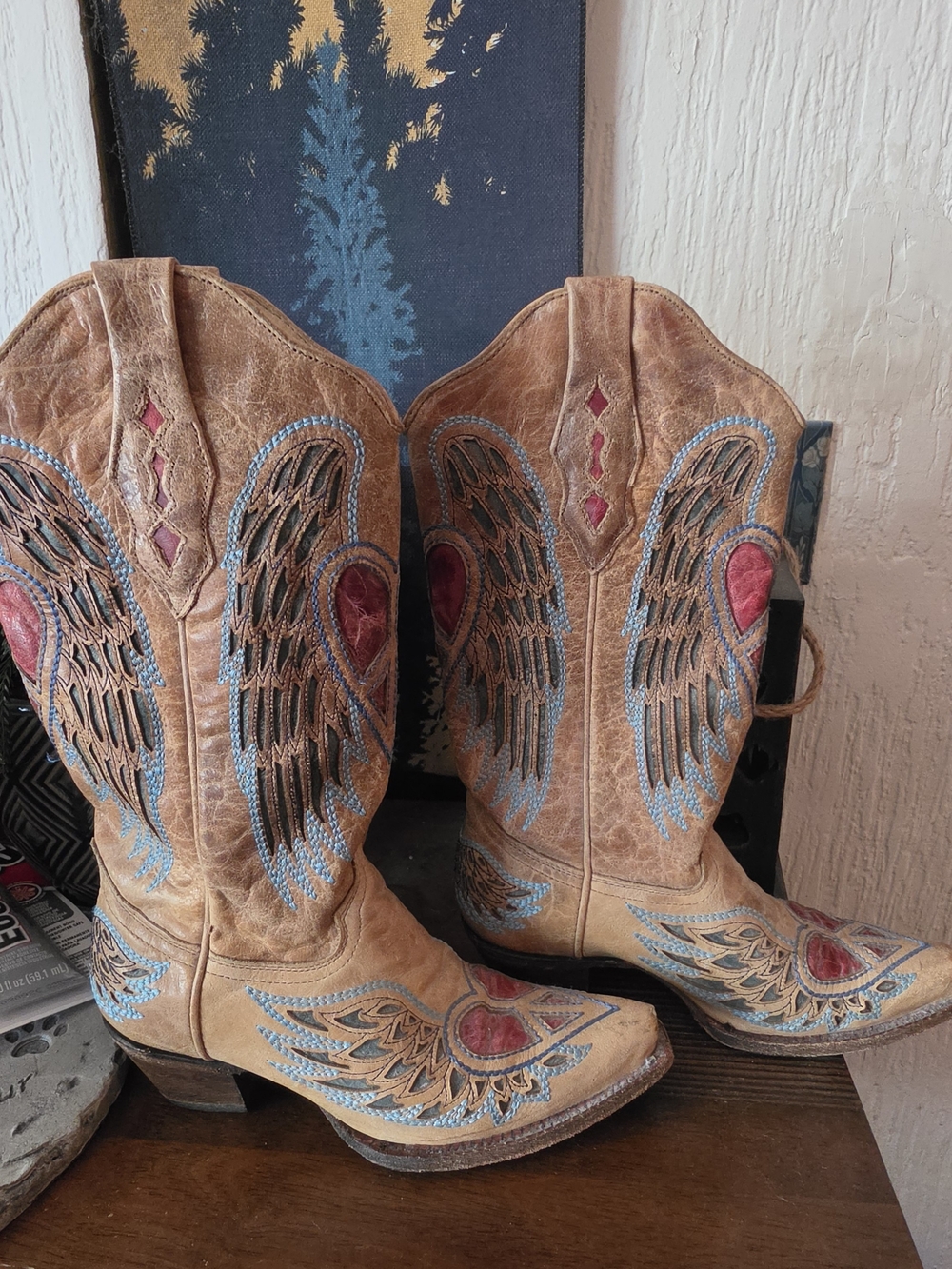 Corral A1976 Women's 7M Distressed Leather Wing Heart Peace Sign Western Boots